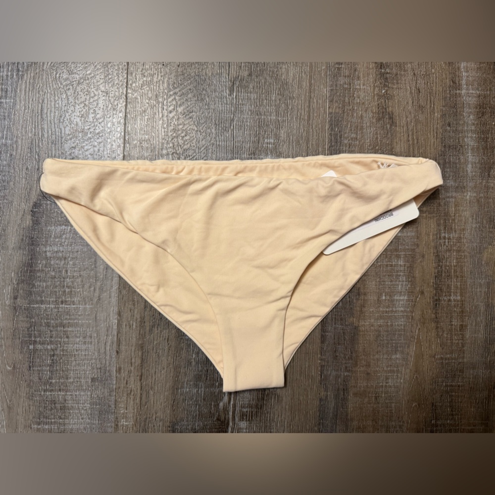 Broochini Tikehau Nude Coral Bikini Bottom NWT Small
